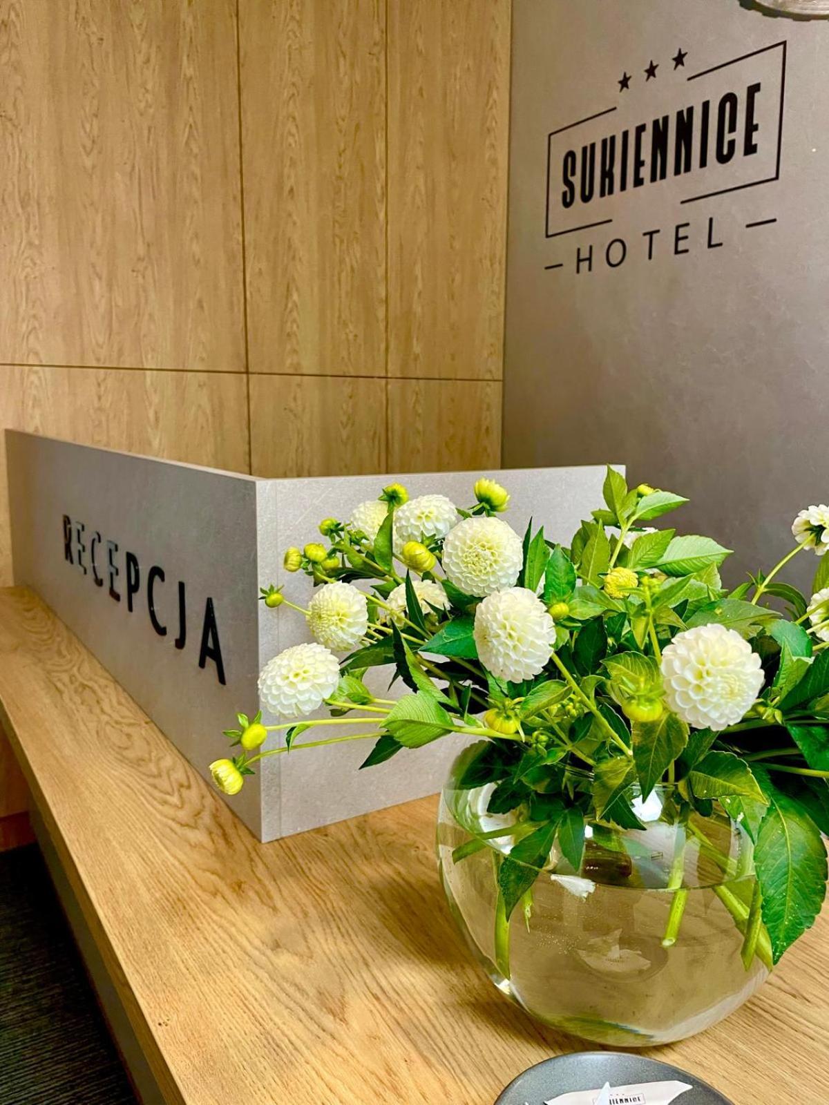 Sukiennice Hotel Хойнице Экстерьер фото