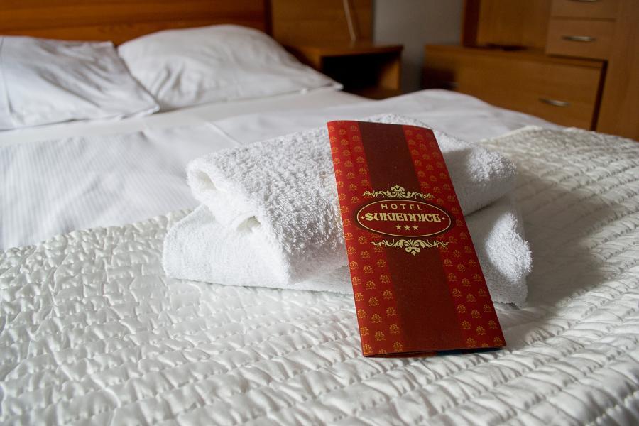 Sukiennice Hotel Хойнице Экстерьер фото