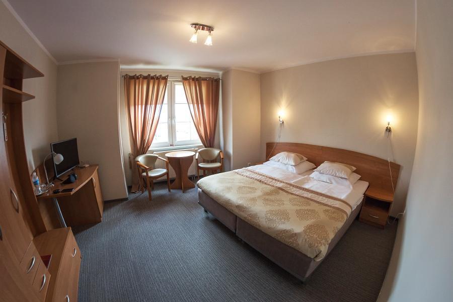 Sukiennice Hotel Хойнице Экстерьер фото